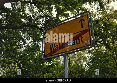 Ortseingang Ortsausgang Schild Stockfoto
