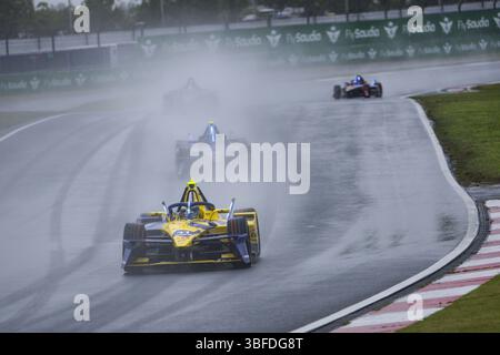 11 DI GRASSI Lucas (BH), Lola Yamaha ABT Formula E Team, Lola-Yamaha T001, Action während des Shanghai ePrix, 10. Und 11. Runde der ABB FIA Formel E Weltmeisterschaft 2024-25, auf dem Shanghai International Circuit vom 31. Mai bis 1. Juni 2025 in Shanghai, China Stockfoto