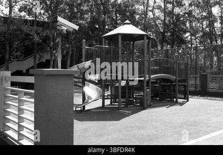 Der Spielplatz wurde Anfang der 2010er Jahre von CCTV an der Beijing International Primary School überwacht Stockfoto