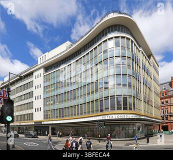 Peter Jones Store, Sloane Square, London, Großbritannien. Zeigt die markante geschwungene Glasfassade. Fertiggestellt 1936, entworfen von William Crabtree Stockfoto