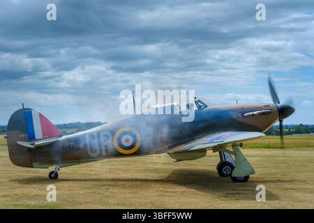Kemble, Gloucestershire - Hawker Hurricane Mk1 R4118, ein Veteran der Schlacht von Großbritannien, befindet sich im Privatbesitz von Hurricane Heritage. Es begann mit Nr. 60 Stockfoto