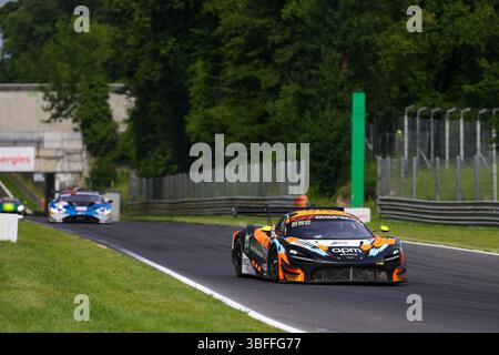 Monza, Italien. Juni 2025. Joseph LOAKE (GBR), Marvin KIRCHHOFER (DEU), Benjamin GOETHE (DEU) â?? #59 Garage 59, McLaren 720S GT3 EVO während der GT World Challenge Runde 4, Langstreckenrennen in Monza, Italien, 01. Juni 2025 Credit: Independent Photo Agency/Alamy Live News Stockfoto