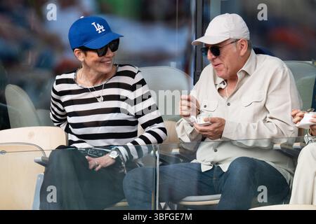 Paris, Frankreich. Juni 2025. Cristina Cordula und ihr Ehemann Frederic Cassin nehmen am 1. Juni 2025 am Roland Garros 2025 Turnier in Paris Teil. Foto: Laurent Zabulon/ABACAPRESS.COM Credit: Abaca Press/Alamy Live News Credit: Abaca Press/Alamy Live News Stockfoto