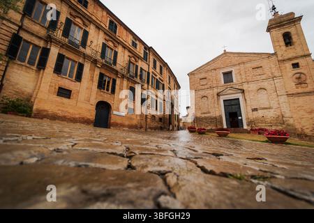 Recanati, Marken, italien. Der Platz des 'Sabato del villaggio', Samstag des Dorfes, das Gedicht von Giacomo leopardi. Stockfoto