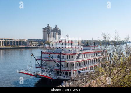 SAVANNAH, GEORGIA - 22. März 2025 Savannah ist die älteste Stadt Georgiens. Von der historischen Architektur und Kirchen bis zu den Parks und Denkmälern, Sav Stockfoto