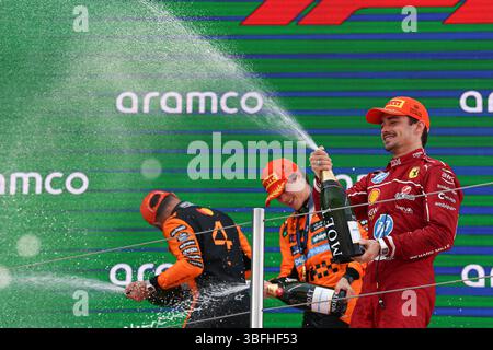 Barcelona, Spanien. Juni 2025. #16 Charles Leclerc (MCO) Scuderia Ferrari HP (ITA) SF25/Ferrari auf dem Podium während des Formel 1 Spanien Grand Prix 2025, 9. Runde der Formel-1-Weltmeisterschaft 2025 auf dem Circuit de Barcelona-Catalunya am 1. Juni 2025 in Barcelona, Spanien. (Foto: Philippe Nanchino/Eurasia Sport Images/Alamy) Credit: Eurasia Sport Images/Alamy Live News Stockfoto