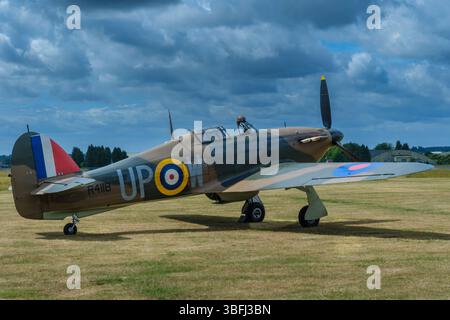 Kemble, Gloucestershire - Hawker Hurricane Mk1 R4118, ein Veteran der Schlacht von Großbritannien, befindet sich im Privatbesitz von Hurricane Heritage. Es begann mit Nr. 60 Stockfoto