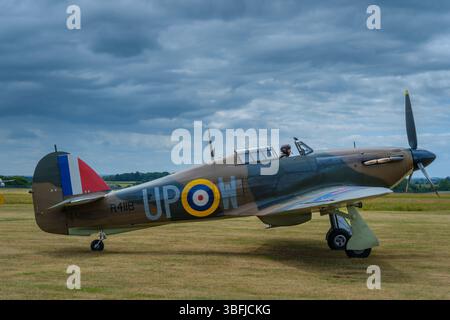 Kemble, Gloucestershire - Hawker Hurricane Mk1 R4118, ein Veteran der Schlacht von Großbritannien, befindet sich im Privatbesitz von Hurricane Heritage. Es begann mit Nr. 60 Stockfoto