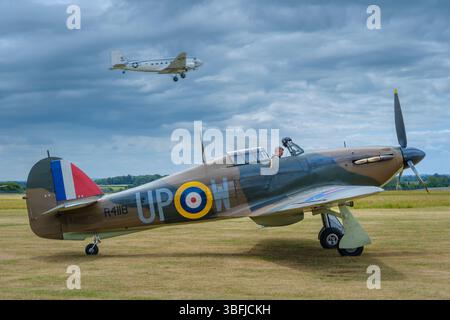Kemble, Gloucestershire - Hawker Hurricane Mk1 R4118, ein Veteran der Schlacht von Großbritannien, befindet sich im Privatbesitz von Hurricane Heritage. Es begann mit Nr. 60 Stockfoto