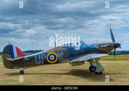 Kemble, Gloucestershire - Hawker Hurricane Mk1 R4118, ein Veteran der Schlacht von Großbritannien, befindet sich im Privatbesitz von Hurricane Heritage. Es begann mit Nr. 60 Stockfoto