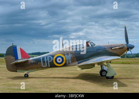 Kemble, Gloucestershire - Hawker Hurricane Mk1 R4118, ein Veteran der Schlacht von Großbritannien, befindet sich im Privatbesitz von Hurricane Heritage. Es begann mit Nr. 60 Stockfoto