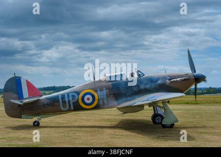 Kemble, Gloucestershire - Hawker Hurricane Mk1 R4118, ein Veteran der Schlacht von Großbritannien, befindet sich im Privatbesitz von Hurricane Heritage. Es begann mit Nr. 60 Stockfoto