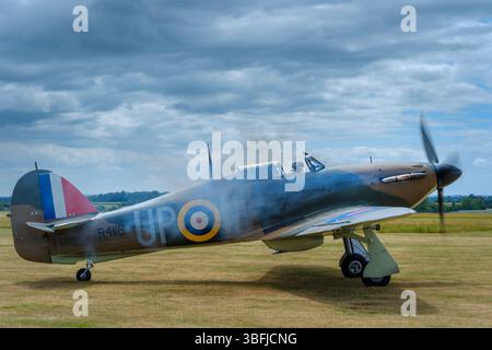 Kemble, Gloucestershire - Hawker Hurricane Mk1 R4118, ein Veteran der Schlacht von Großbritannien, befindet sich im Privatbesitz von Hurricane Heritage. Es begann mit Nr. 60 Stockfoto