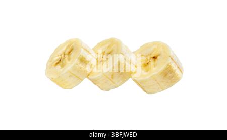Bananenscheiben isoliert auf weißem Hintergrund. Beschneidungspfad. Bananenringe. Stockfoto