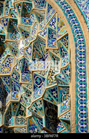 Moyen-Orient, Iran, Kerman, Mosquée du Vendredi (Jameh-Moschee), Gros Plan sur Carreaux de céramique / Keramikfliesen, Freitagsmoschee in Kerman, Iran. Stockfoto
