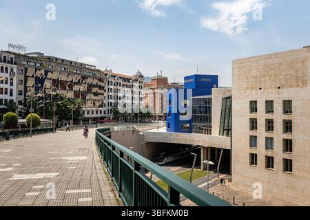 Außendetails des Guggenheim Museums in Bilbao Spanien Stockfoto