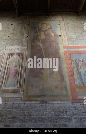 Fresko des Heiligen Christophorus mit dem Christuskind, San Miniato al Monte, Florenz, Italien. Stockfoto