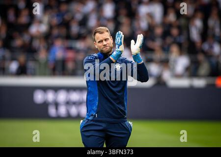 Herning, Dänemark. Mai 2025. Torhüter Nicolai Larsen von Silkeborg IF bereitet sich auf das Oddset Cup Finale zwischen dem FC Kopenhagen und Silkeborg IF in der MCH Arena in Herning vor. Stockfoto