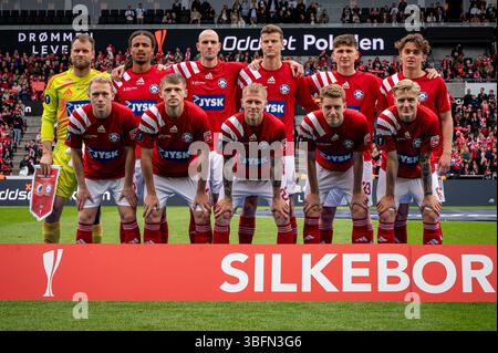 Herning, Dänemark. Mai 2025. Das Startelf von Silkeborg IF für das Oddset Cup Finale zwischen dem FC Kopenhagen und Silkeborg IF in der MCH Arena in Herning. Stockfoto