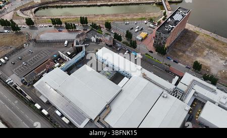 Luftaufnahme der Roath Lock Studios, BBC Wales Drama Studios in Cardiff Bay, Heimat der TV-Programme Doctor Who, Casualty und Pobol y Cwm Stockfoto