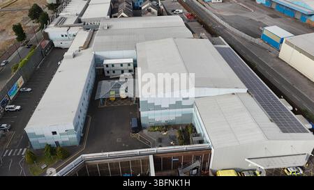 Luftaufnahme der Roath Lock Studios, BBC Wales Drama Studios in Cardiff Bay, Heimat der TV-Programme Doctor Who, Casualty und Pobol y Cwm Stockfoto