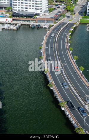 Brücke zum Brickell Key in Südflorida, USA. Stockfoto