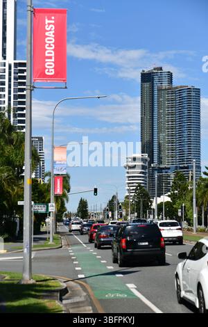 GOLD COAST, AUSTRALIEN, 27. APRIL 2025: Verkehr auf der M1 in Richtung Gold Coast, Queensland, Australien Stockfoto