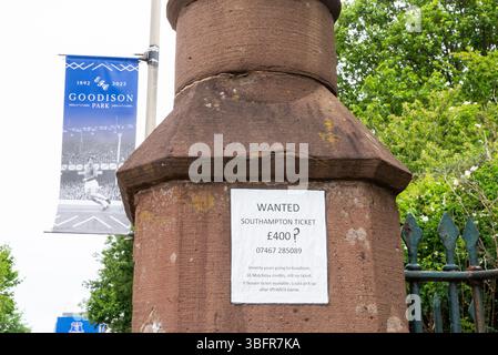 Goodison Park, in dem bis zum Ende der Saison 2024-25 der Everton Football Club beheimatet war. Unterstützer bittet um das letzte Spiel gegen Southampton Stockfoto