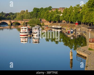 Dawn River Dee, The Groves, Chester, Cheshire, England, GROSSBRITANNIEN, GB. Stockfoto
