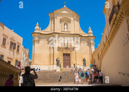 Kathedrale von Gozo Malta, Blick auf die Fassade der Kathedrale der Himmelfahrt im Pjazza Katidral in der historischen Zitadelle, Victoria Gozo Stockfoto