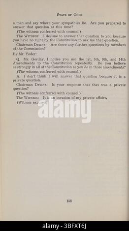Dieser Abschnitt des Berichts der Ohio UN-American Activities Commission für 1953-1954 enthält eine Zusammenstellung von Zeugenaussagen von Personen, die wegen angeblicher kommunistischer Sympathien während der Zeit des Kalten Krieges untersucht wurden. Stockfoto