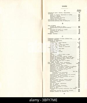 Auf dieser Seite werden die Kraftfahrzeuggesetze für Indiana aus dem Jahr 1937 beschrieben, einschließlich Zulassung und Zulassung von Fahrzeugen, Verkehrszeichen und allgemeine Fakten zum Betrieb von Kraftfahrzeugen auf Straßen von Indiana. Stockfoto