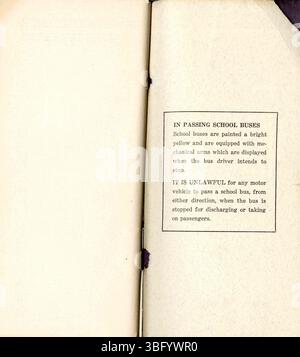 Seite 56 enthält die Kraftfahrzeuggesetze von Indiana aus dem Jahr 1937, in denen Zulassungs-, Zulassungs-, Gebühren- und Straßenverkehrssicherheitsvorschriften sowie ein Index aufgeführt sind. Stockfoto