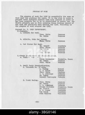 In diesem Abschnitt des Jahresberichts 1927 werden zusätzliche Anstrengungen des Extension Service im Fremont County behandelt, wobei der Schwerpunkt auf landwirtschaftliche Erweiterungen und gemeindenahen Bildungsprojekten unter der Leitung von Paul L. Smithers liegt. Stockfoto