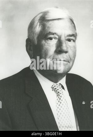 Porträt von Melvin B. Dodge (1924–1991), der von 1973 bis 1985 Direktor des Columbus Recreation and Park Department war, graduierte 1951 an der Ohio State University und arbeitete 34 Jahre für die Stadt. Stockfoto