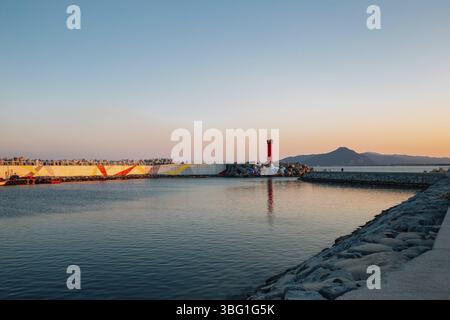Sonnenuntergang am Goraebul Beach in Yeongdeok, Korea Stockfoto