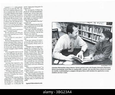 Diese Seite aus der CML-Sammlung im April 2003 in den Nachrichten enthält Pressemitteilungen, die an lokale Medien von Columbus verteilt wurden. Diese Veröffentlichungen kündigen von Bibliotheken gesponserte Programme und wichtige Bibliotheksaktualisierungen an, z. B. Schließungen und Akquisitionen. Stockfoto