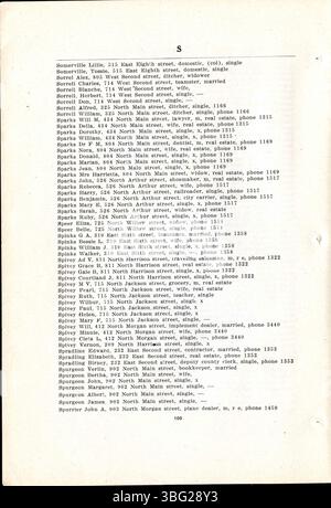 Das 1911 Rushville City- und Telefonverzeichnis führt lokale Unternehmen, Kirchen und öffentliche Dienstleistungen auf. Es enthält auch Anzeigen und eine kurze Geschichte der öffentlichen Schule und ausgewählter Kirchen in Rushville. Stockfoto