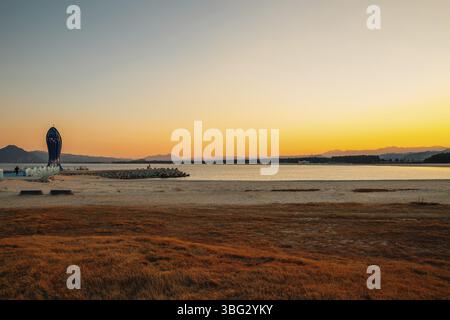 Sonnenuntergang am Goraebul Beach in Yeongdeok, Korea Stockfoto