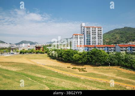 Daeseong-dong Antike Gräber und Blick auf die Stadt in Gimhae, Korea Stockfoto