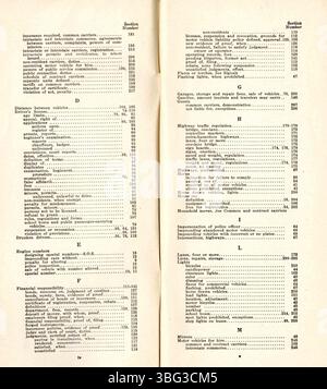 Seite 4 der Kraftfahrzeuggesetze von Indiana 1937 enthält zusätzliche Informationen zu Zulassungsgebühren, Lizenzen, Straßenschildern und allgemeinen Fakten, die für den Betrieb von Fahrzeugen im Bundesstaat relevant sind. Stockfoto