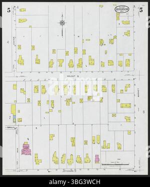 Seite 5 der Sanborn-Karte von Jefferson im Ashtabula County aus dem Jahr 1927 enthält detaillierte Straßenpläne mit Gebäudeumrissen, Straßennamen und Grundstücksgrenzen. Informationen über Baustoffe und Verwendung sind ebenfalls enthalten. Stockfoto