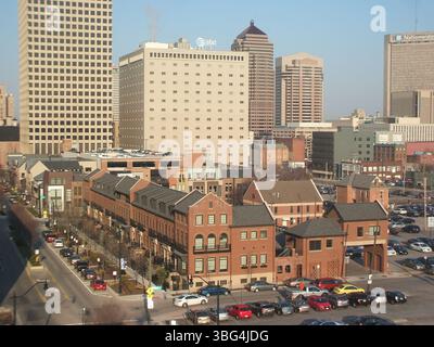Luftaufnahmen der East Gay Street in Columbus, Ohio, aufgenommen am 29. März 2013 und zeigen bedeutende Gebäude wie das Continental Centre in der 150 East Gay Street, das Ohio Bell Gebäude in der 111 North 4th Street und die Nachbarschaft Launch Condominiums. Die Fotos zeigen auch die East Gay Street 306, in der Stewart Jaffy & Associates untergebracht ist, und den Baubeginn für den Wohnkomplex in der Normandie. Stockfoto