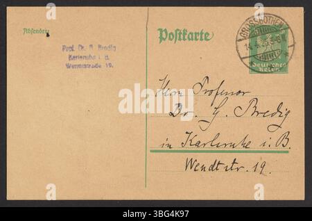 Postkarte von Wilhelm Ostwald an Georg Bredig im April 1925. Ostwald, Nobelpreisträger für Chemie, leistete grundlegende Beiträge zur physikalischen Chemie und Katalyse. Bredig, sein ehemaliger Schüler, beschäftigte sich mit kolloidalen Metallen und deren katalytischen Eigenschaften. Ostwald war eine Schlüsselfigur der frühen physikalischen Chemie und studierte nach seiner Emeritierung 1906 auch Kunst und Philosophie. Stockfoto