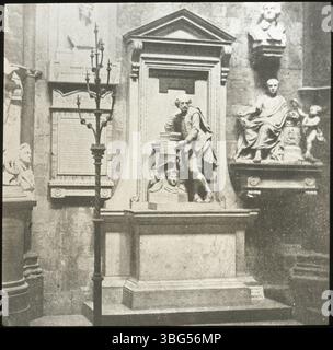 1913 Foto des Shakespeare Memorial aus Marmor in der Poets' Corner der Westminster Abbey, London. Die Arrases besuchten London während ihrer Europatour 1913 und dokumentierten dieses berühmte Denkmal für den berühmten Dramatiker. Stockfoto