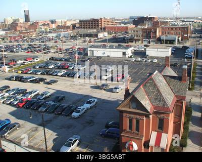 Luftaufnahmen vom 17. April 2009, Aufnahmen der East Gay Street in Columbus. Zu den sichtbaren Gebäuden gehören das Continental Centre, das Ohio Bell Building und die Büros von Stewart Jaffy & Associates, mit dem Bau der Nachbarschaft Launch Condominiums auf der Nordseite der Gay Street. Stockfoto