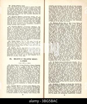 Auf dieser Seite finden Sie weitere Details aus den Kraftfahrzeuggesetzen von Indiana von 1937, einschließlich Fahrzeugregistrierung, Zulassung, Gebühren und Straßenschilder, mit einem Abschnitt für allgemeine Fakten und einem Index. Stockfoto