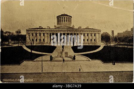 Diese sepiafarbene Postkarte aus dem Jahr 1905 zeigt das Ohio Statehouse in Columbus. Das Gebäude ist ein ikonisches Beispiel für die griechische Wiedergeburt und dient als Sitz der Ohio General Assembly und als Büro des Gouverneurs von Ohio. Stockfoto