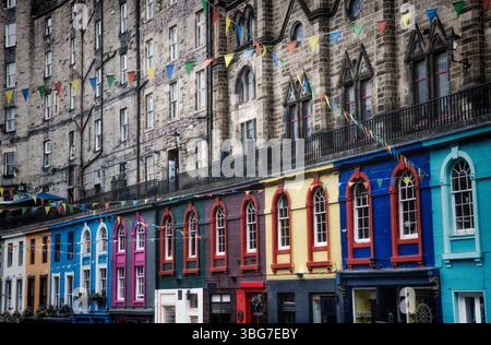 Viktorianische Terrassengebäude am Grassmarket in Edinburgh, Schottland Stockfoto