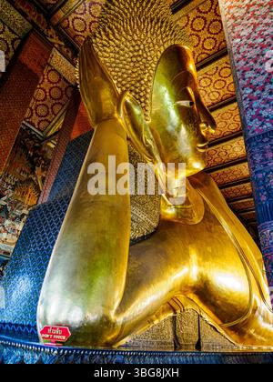 Wat Pho, Tempel des liegenden Goldenen Buddha, Bangkok, Thailand Stockfoto